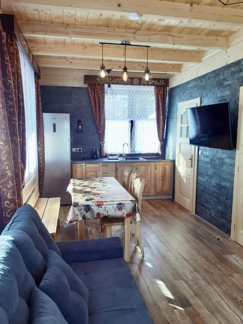 TV and multimedia, Kitchen or kitchenette, Living room