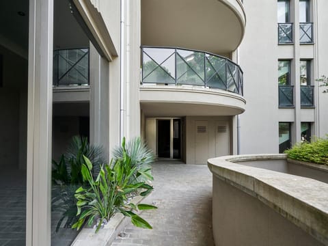 Property building, Facade/entrance