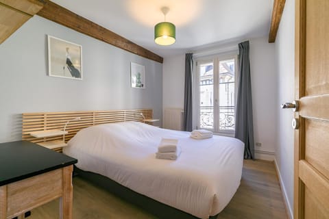 LE ROUSSEAU charme et authenticité- SRloc Apartment in Dijon