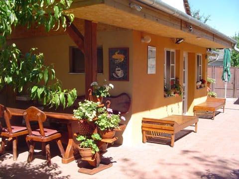 Property building, Seating area