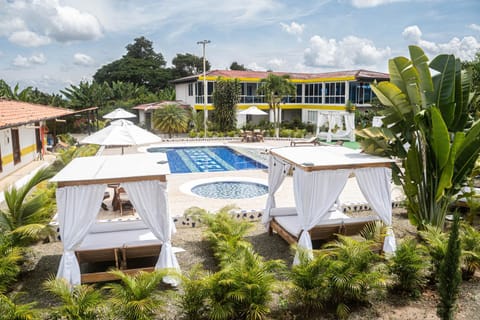 Swimming pool, sunbed