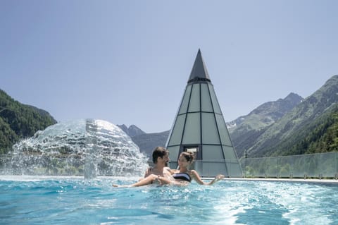 Hot Spring Bath, Hot Tub