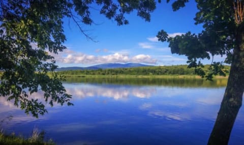 Bear's Mountaintop Home with Gorgeous Lake Views chalet House in Lake Santeetlah