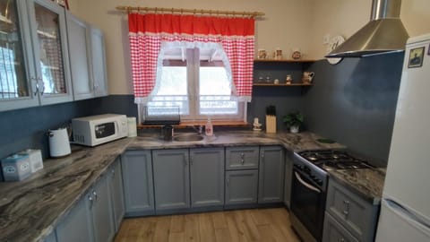 Dom przy lesie House in Lithuania