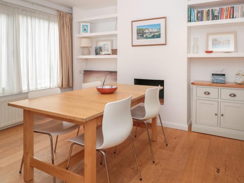 George Cottage House in Dartmouth