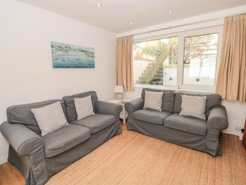 George Cottage House in Dartmouth