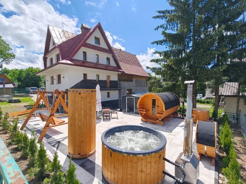 Garden, Hot Tub, Seating area