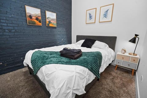 Modern 2BR 420 Friendly in Chicago South Loop Near Museum Campus, McCormick Place and Soldier Field Apartment in South Loop