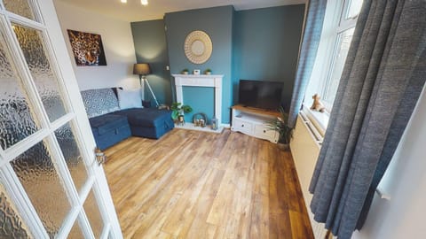 Communal lounge/ TV room, TV and multimedia, Living room