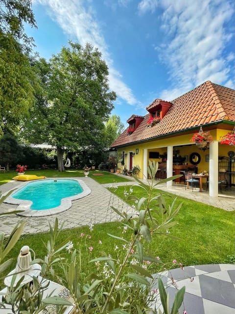 Summer, Children play ground, Children play ground, Garden, Garden, Seating area, Garden view, Garden view, Swimming pool, Swimming pool, Swimming pool, Breakfast, Seasons, young children