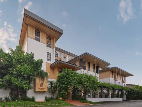 Property building, Day, Garden