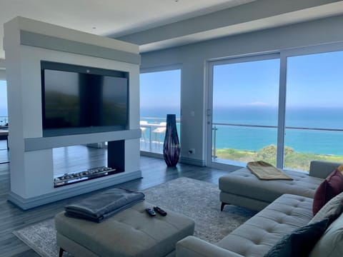 Living room, Sea view