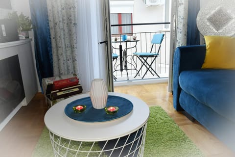 View (from property/room), Balcony/Terrace, Living room, Seating area