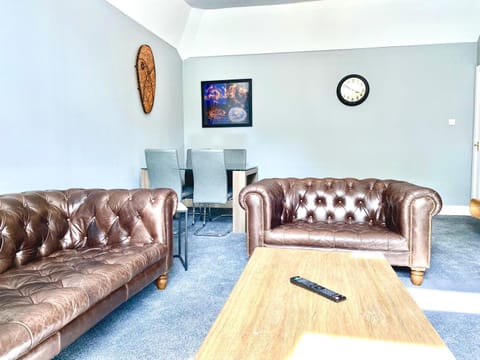 Serviced Accommodation Moray - Lesmurdie House Apartment in Elgin