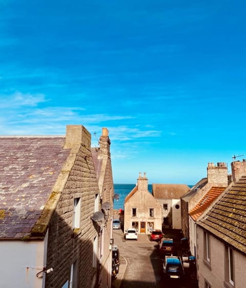 Neighbourhood, Natural landscape, Beach, Sea view, Street view, Location