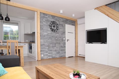 TV and multimedia, Kitchen or kitchenette, Living room