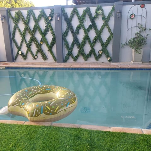 Bachelor cottage STRICTLY HALAAL Garlandale Rondebosch East Apartment in Cape Town