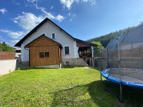 Property building, Garden, Fitness centre/facilities