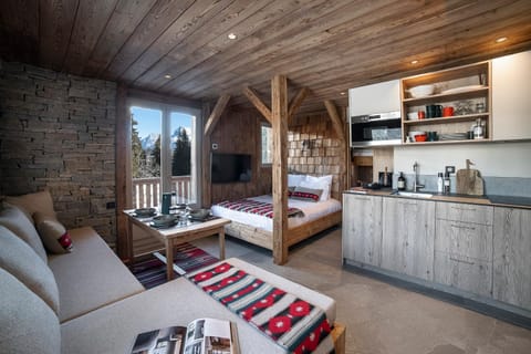Bed, Living room