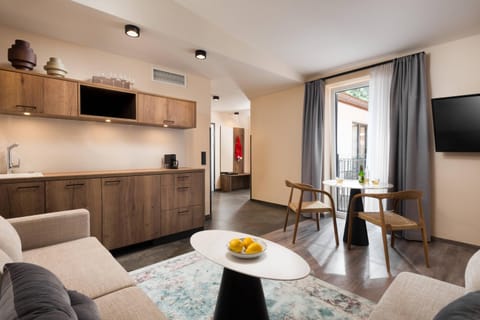 Kitchen or kitchenette, Living room