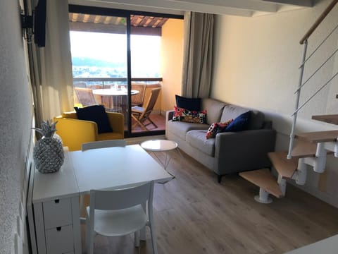 Living room, Dining area, Sea view