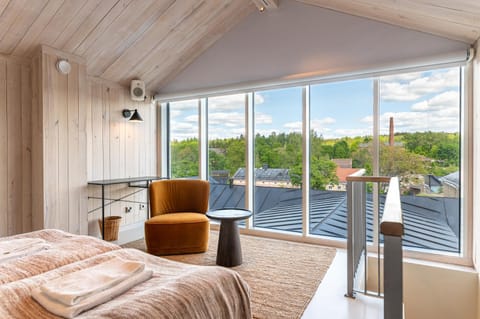 Bed, View (from property/room), Seating area, Bedroom
