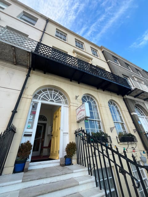 Property building, Facade/entrance, Day