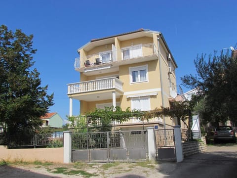 Holiday house Damir Bed and Breakfast in Biograd na Moru