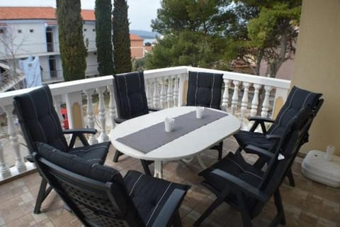 Holiday apartment in house Damir Apartment in Biograd na Moru