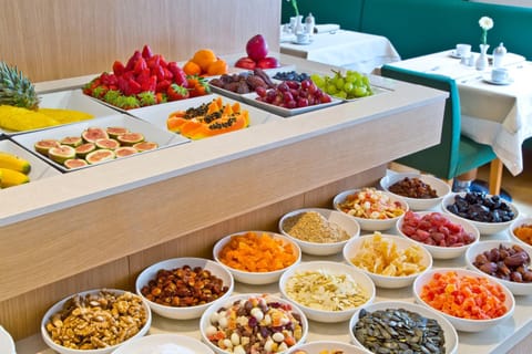 Food and drinks, Food, Breakfast, Continental breakfast, Buffet breakfast