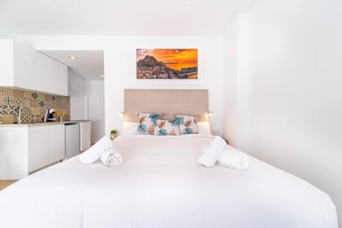 Bed, Photo of the whole room