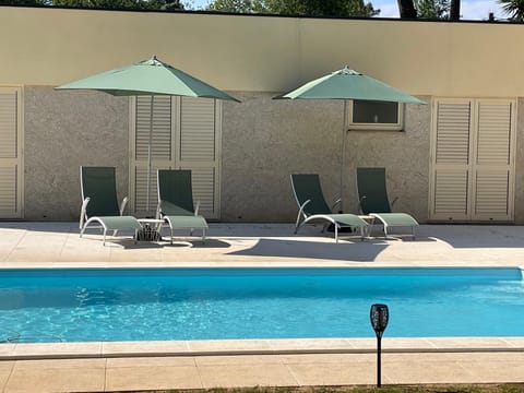 Property building, Swimming pool