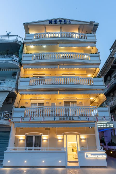 Property building, Balcony/Terrace, Balcony/Terrace