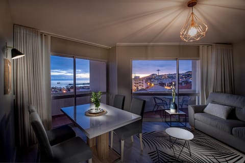Communal lounge/ TV room, Living room, City view, Sea view, Street view