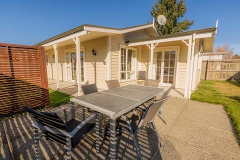 Property building, Patio, Dining area