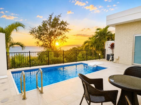 Pool view, Sea view