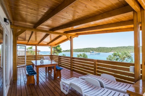 Balcony/Terrace, Seating area, Sea view, Area and facilities