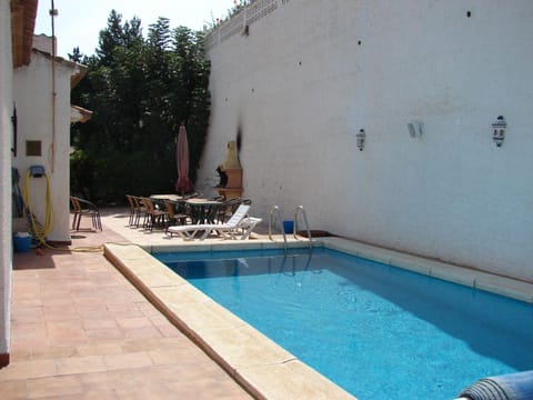 Swimming pool, Swimming pool