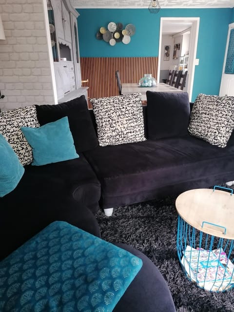 Living room, Seating area