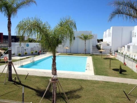 Property building, Garden, Swimming pool