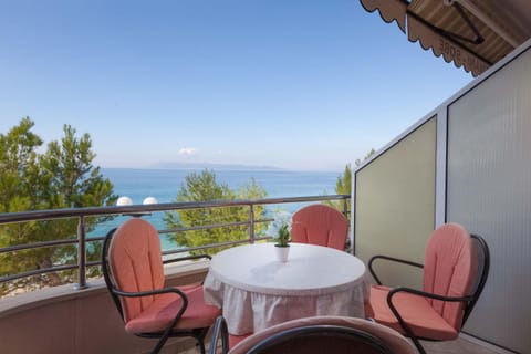 Apartments Marijan - Beachfront Apartment in Tučepi