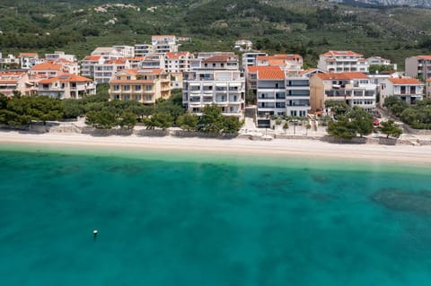 Apartments Marijan - Beachfront Apartment in Tučepi