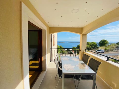 Balcony/Terrace, Balcony/Terrace, Seating area, Sea view, Sea view