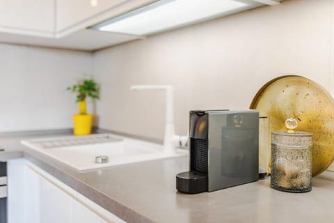 Coffee/tea facilities, Kitchen or kitchenette