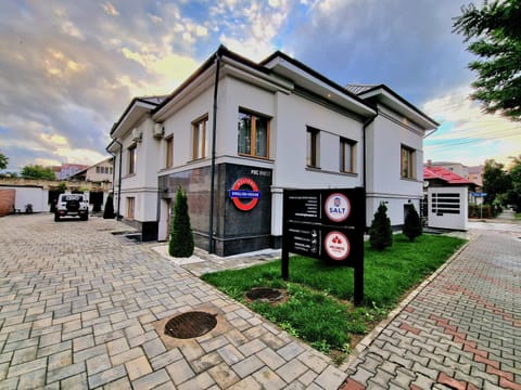 Property building, Street view