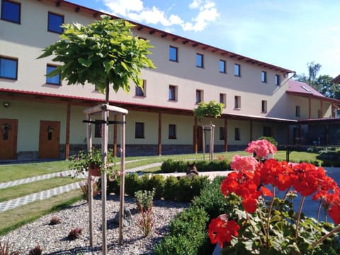 Property building, Spring, Garden