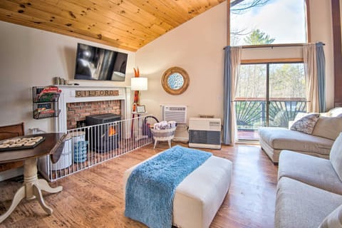 Pet-Friendly Gilford Home by Gunstock Ski Mountain House in Gilford