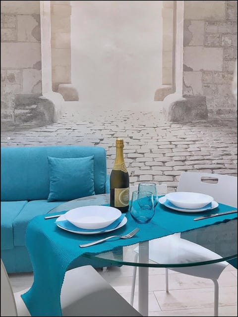 Dining area, Lunch, Dinner