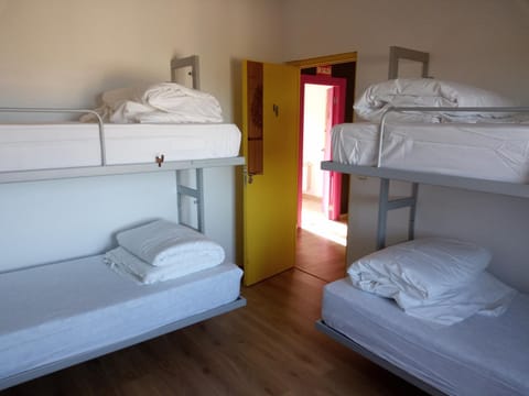 Bedroom, bunk bed