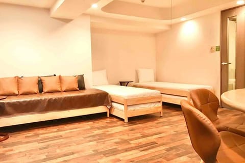 Bed, Living room, Bedroom